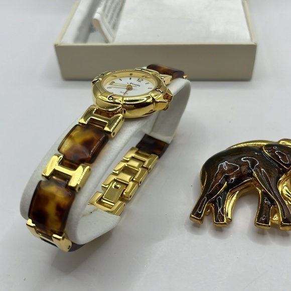 Elephant Novelle watch Faux Tortoise Gold Tone Link Watch  Pin Gift Set - Picture 7 of 10